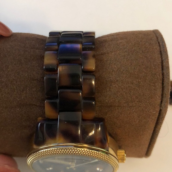 Tortoise shell Michael Kors Watch - Picture 3 of 7